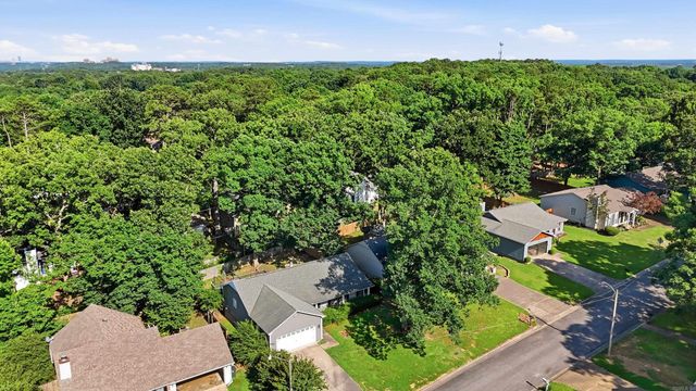 404 Shadow Ridge Drive, Little Rock, AR 72211
