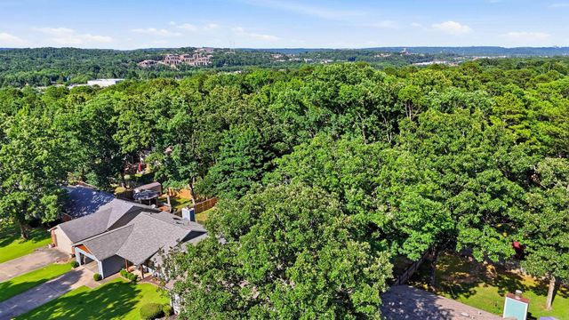 404 Shadow Ridge Drive, Little Rock, AR 72211