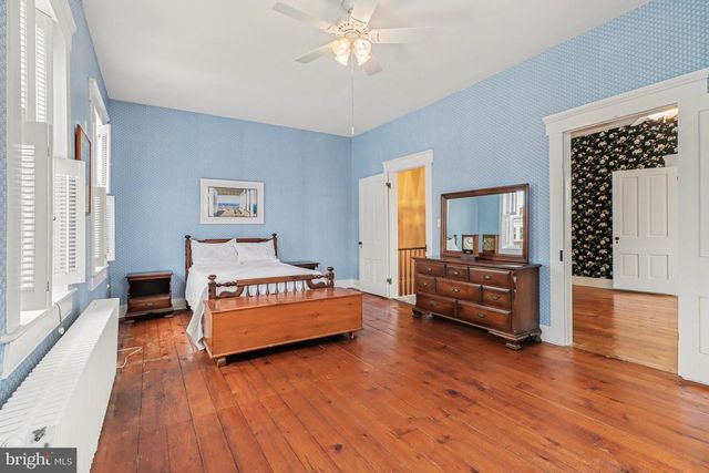 13 W MAIN ST, Mount Joy, PA 17552