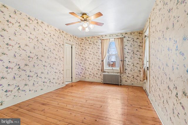 13 W MAIN ST, Mount Joy, PA 17552