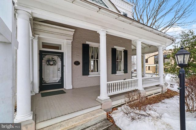 13 W MAIN ST, Mount Joy, PA 17552