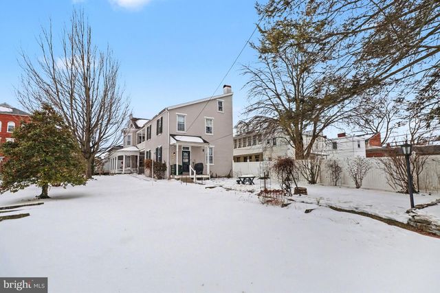 13 W MAIN ST, Mount Joy, PA 17552