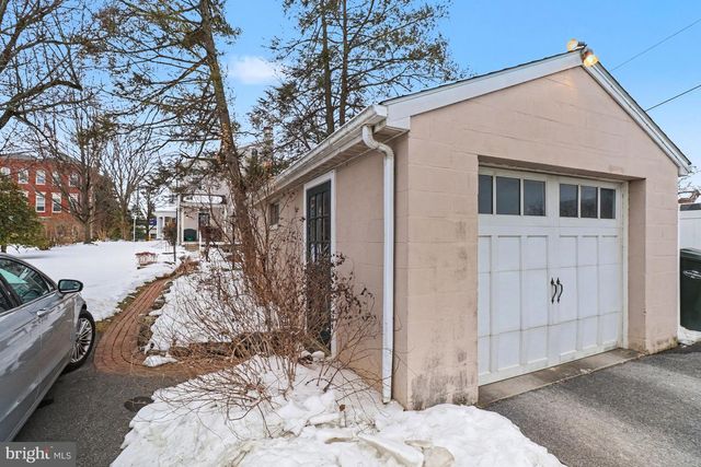 13 W MAIN ST, Mount Joy, PA 17552