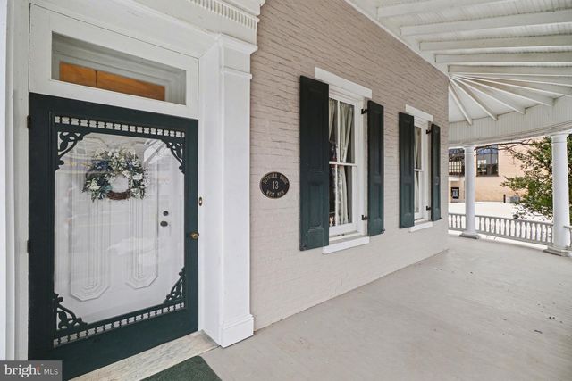 13 W MAIN ST, Mount Joy, PA 17552