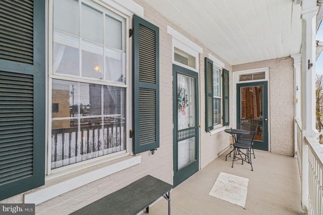 13 W MAIN ST, Mount Joy, PA 17552