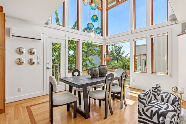 424 35th Avenue S, Seattle, WA 98144