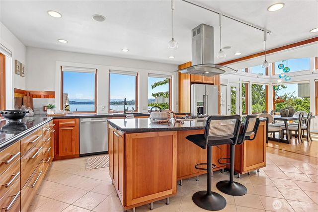 424 35th Avenue S, Seattle, WA 98144