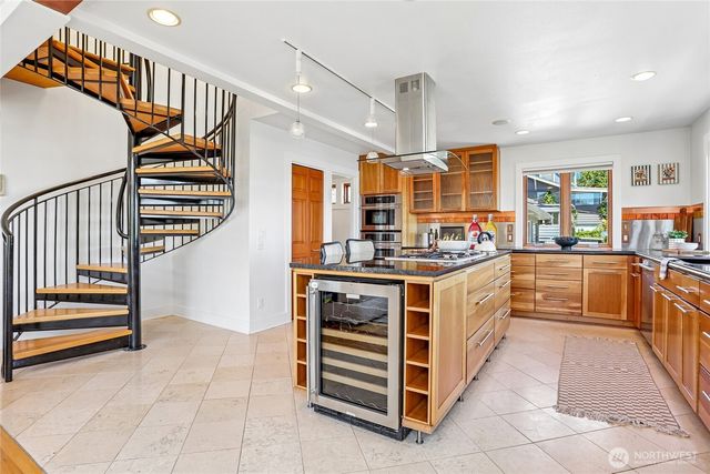 424 35th Avenue S, Seattle, WA 98144