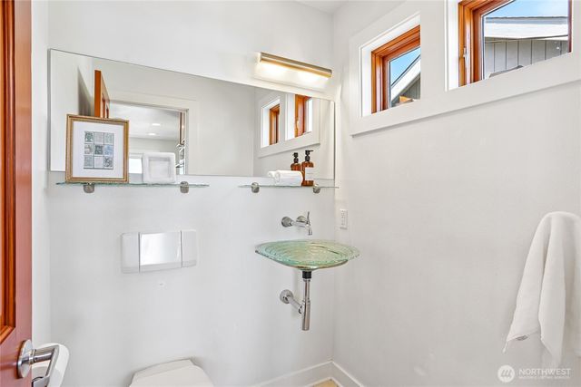 424 35th Avenue S, Seattle, WA 98144