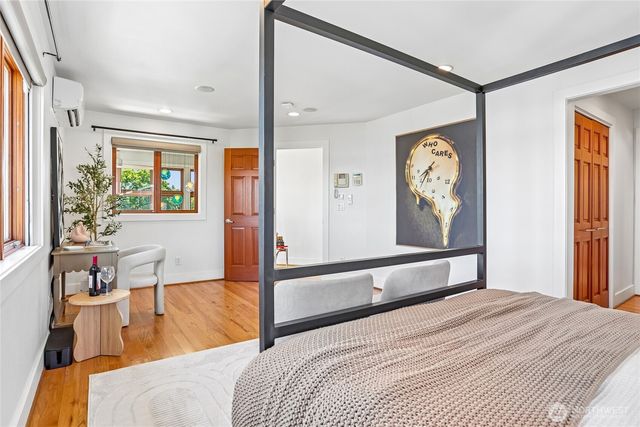 424 35th Avenue S, Seattle, WA 98144