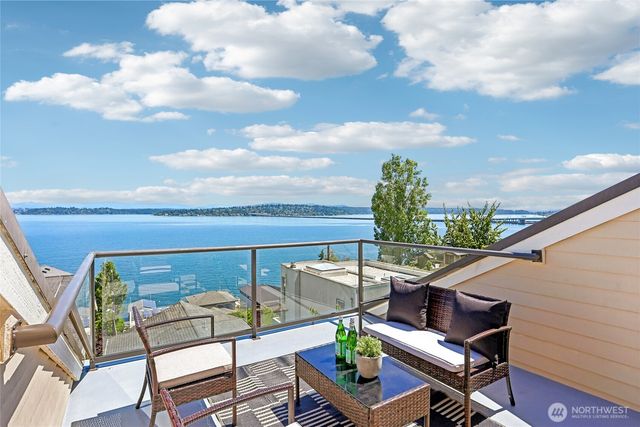 424 35th Avenue S, Seattle, WA 98144