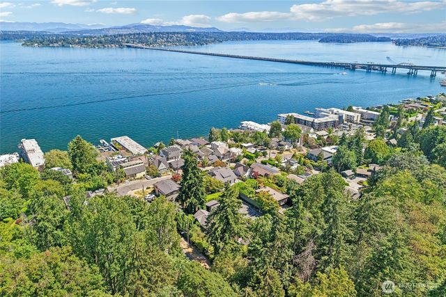 424 35th Avenue S, Seattle, WA 98144