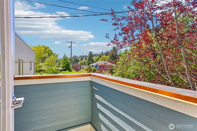 424 35th Avenue S, Seattle, WA 98144