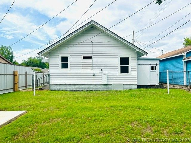 558 11th NW, Ardmore, OK 73401