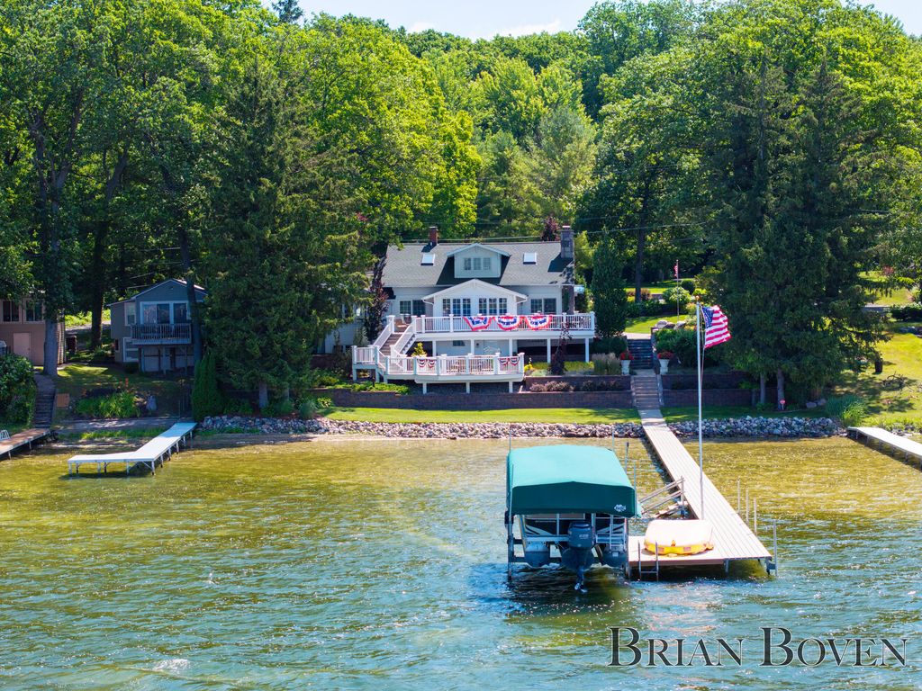 2625 Elmwood Drive, Pierson, MI 49339