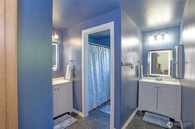 200 Peter Hagen Road NW, Seabeck, WA 98380