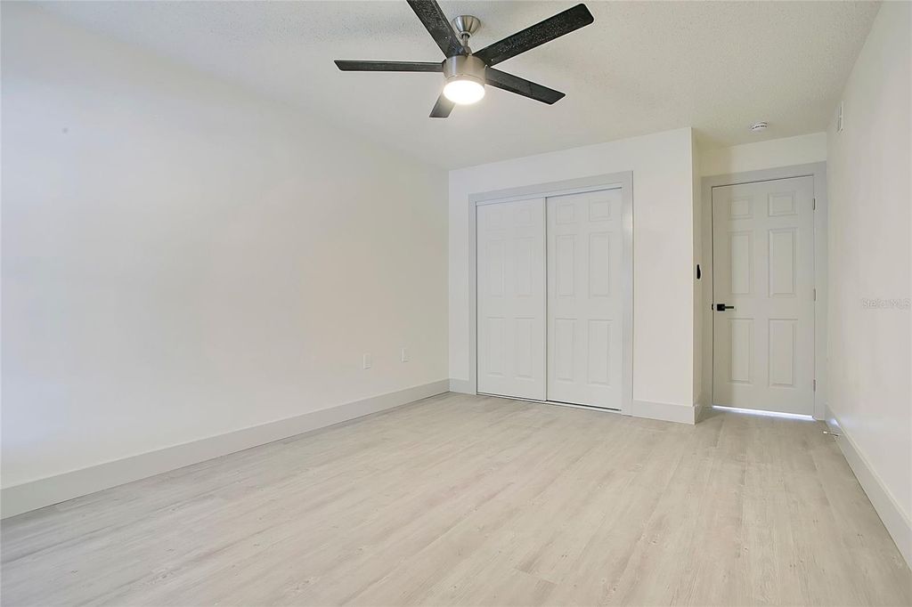 Image 12 of property listing at 2861 WILLOW RUN, Orlando, FL 32808