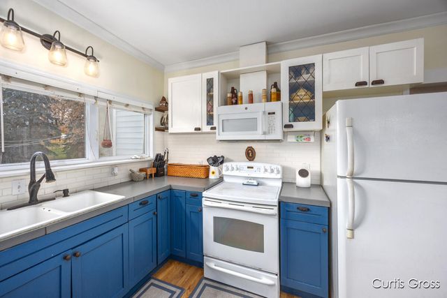 320 Pine Street NE, Cedar Springs, MI 49319