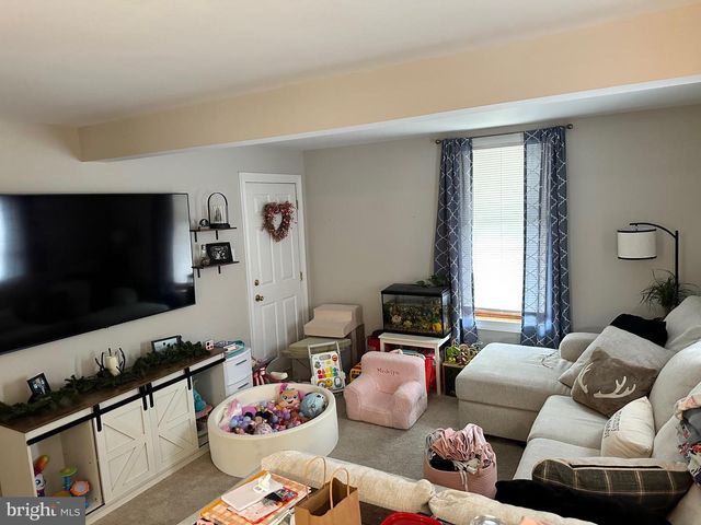 152 N MAIN ST, Chalfont, PA 18914