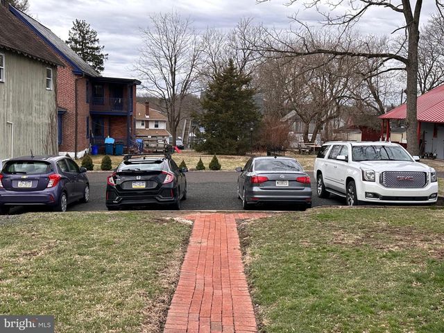 152 N MAIN ST, Chalfont, PA 18914