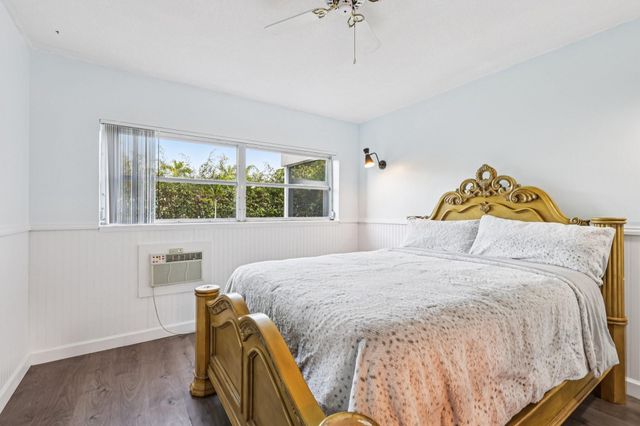 2131 NE 42nd Court 106E, Lighthouse Point, FL 33064