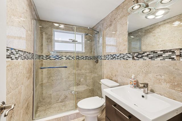 2131 NE 42nd Court 106E, Lighthouse Point, FL 33064