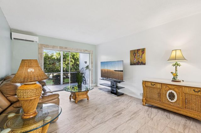 2131 NE 42nd Court 106E, Lighthouse Point, FL 33064