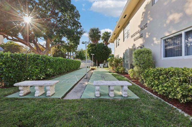 2131 NE 42nd Court 106E, Lighthouse Point, FL 33064