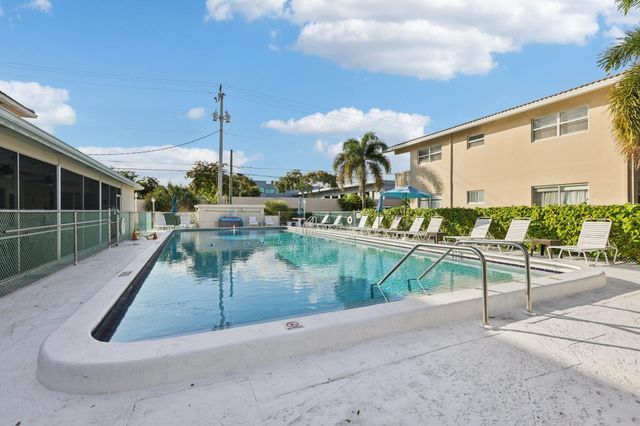 2131 NE 42nd Court 106E, Lighthouse Point, FL 33064