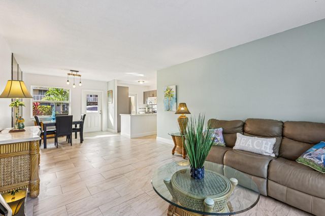 2131 NE 42nd Court 106E, Lighthouse Point, FL 33064