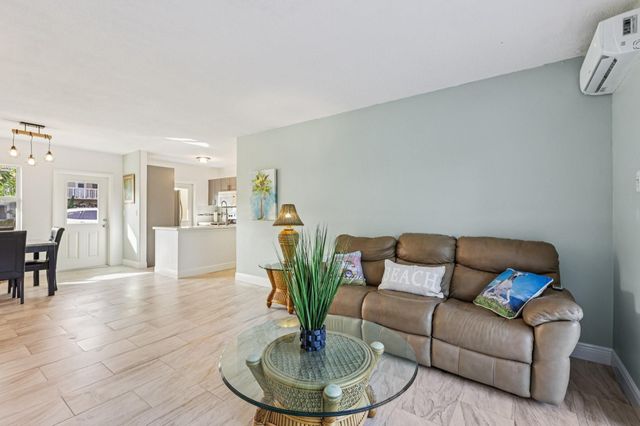 2131 NE 42nd Court 106E, Lighthouse Point, FL 33064