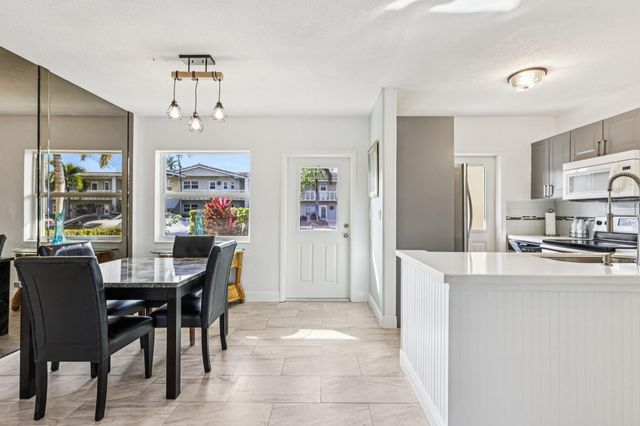 2131 NE 42nd Court 106E, Lighthouse Point, FL 33064