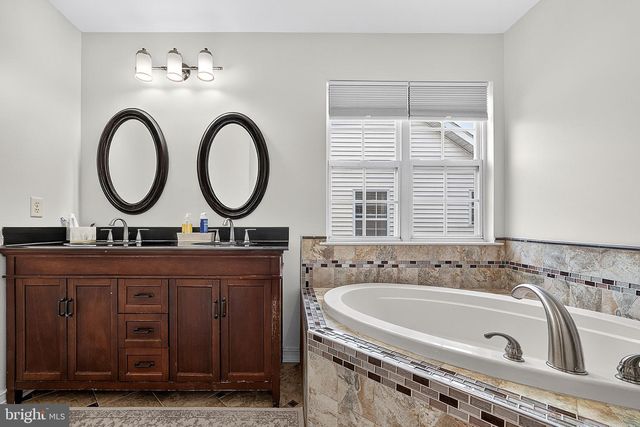 20 VACCARO RD, Lawrenceville, NJ 08648