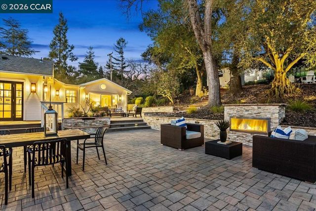 1076 N Thompson Rd, Lafayette, CA 94549