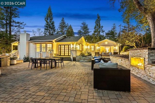 1076 N Thompson Rd, Lafayette, CA 94549