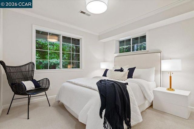 1076 N Thompson Rd, Lafayette, CA 94549