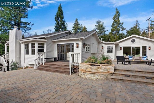 1076 N Thompson Rd, Lafayette, CA 94549