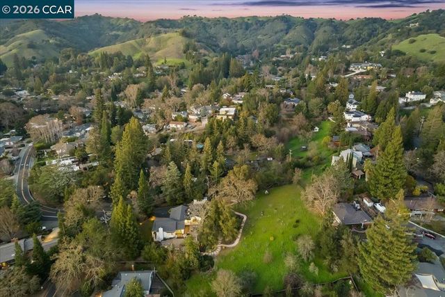 1076 N Thompson Rd, Lafayette, CA 94549