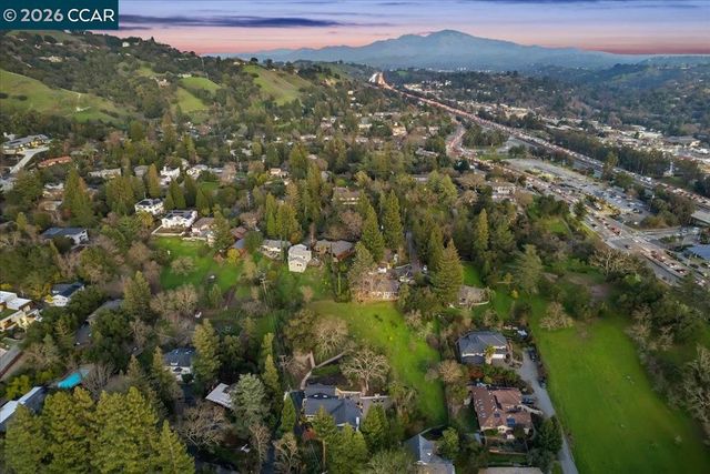 1076 N Thompson Rd, Lafayette, CA 94549