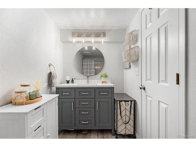 12360 W Nevada Pl 104, Lakewood, CO 80228