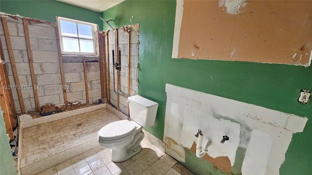 214 SW 2nd Pl, Dania Beach, FL 33004