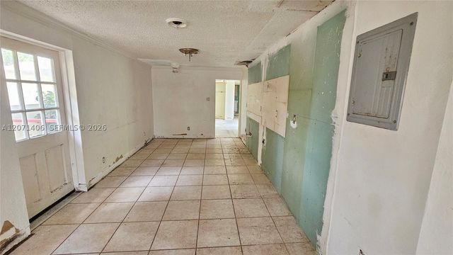 214 SW 2nd Pl, Dania Beach, FL 33004