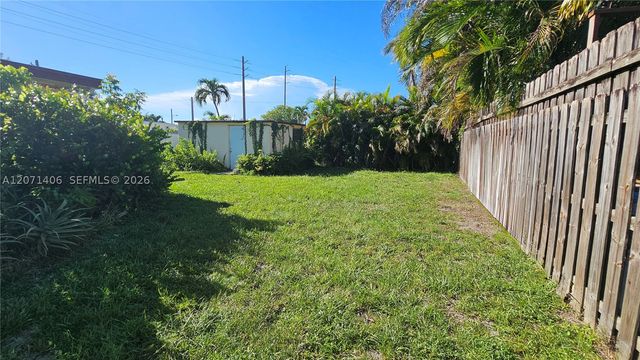 214 SW 2nd Pl, Dania Beach, FL 33004