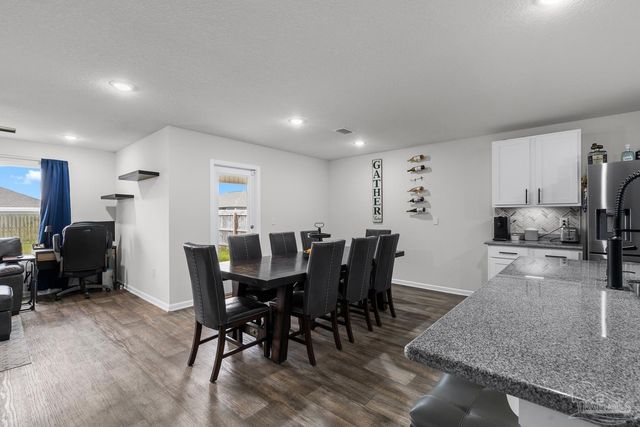 5585 Lancelot Tr, Milton, FL 32583