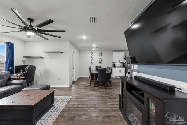 5585 Lancelot Tr, Milton, FL 32583