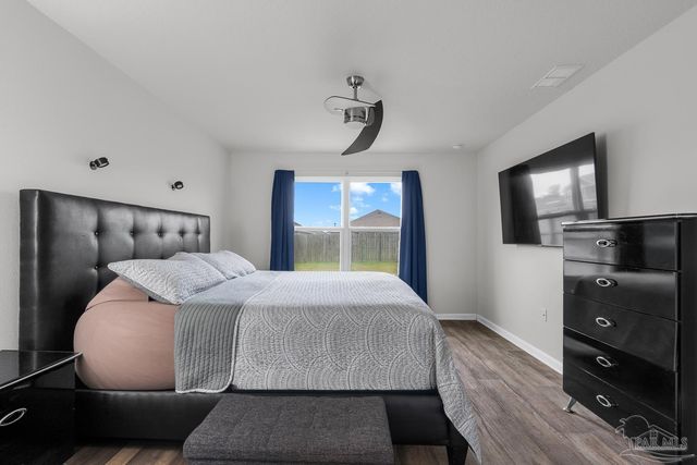 5585 Lancelot Tr, Milton, FL 32583