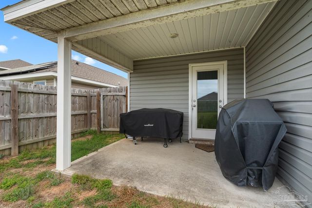 5585 Lancelot Tr, Milton, FL 32583