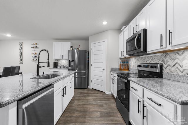 5585 Lancelot Tr, Milton, FL 32583