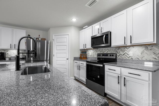 5585 Lancelot Tr, Milton, FL 32583