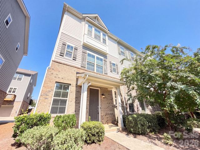 9431 Ainslie Downs Street, Charlotte, NC 28273